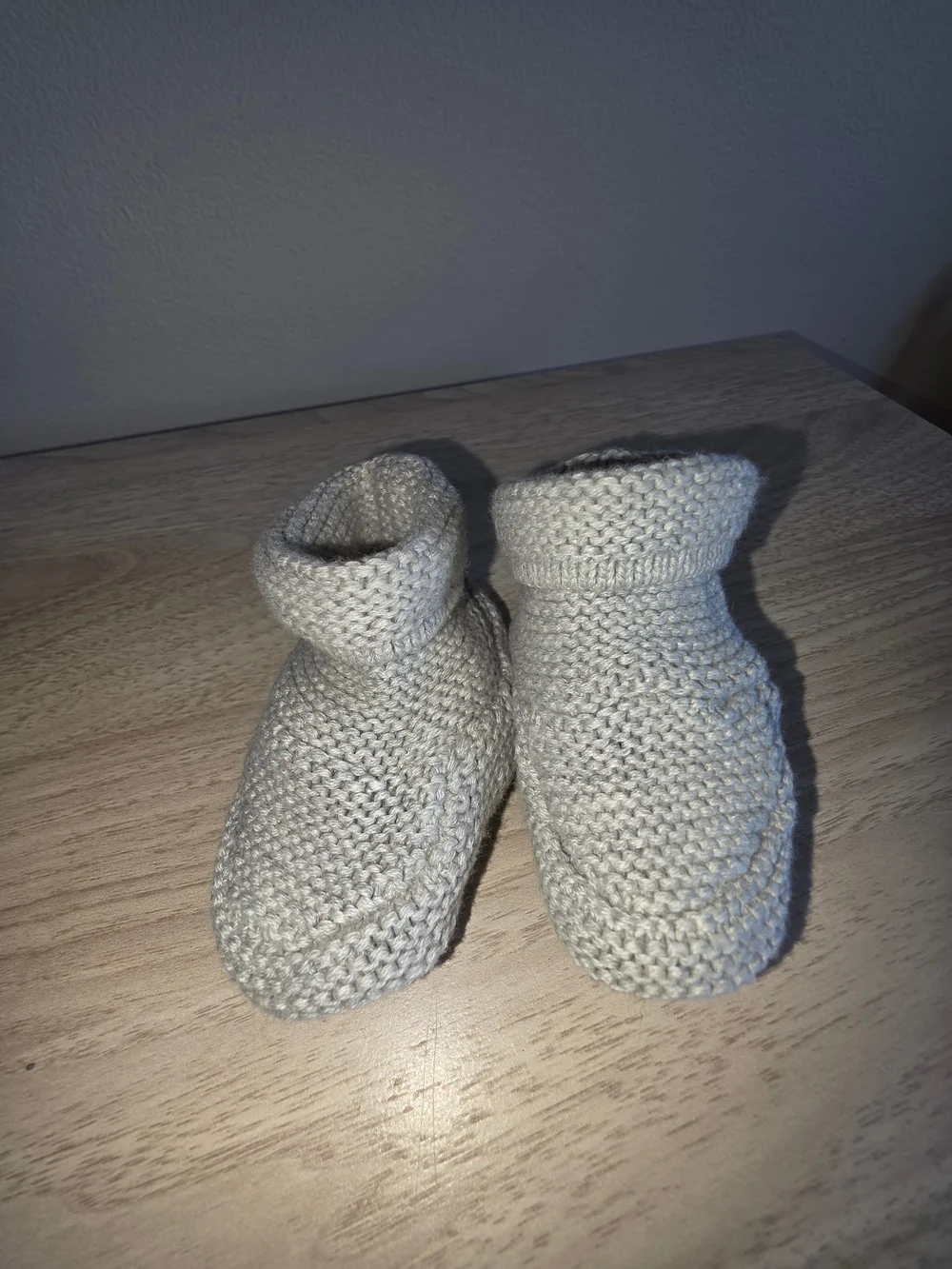 GAP Baby Knitted Booties in Light Gray